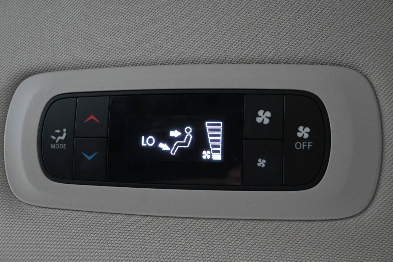Used 2021 Chrysler Voyager LX FWD image 39