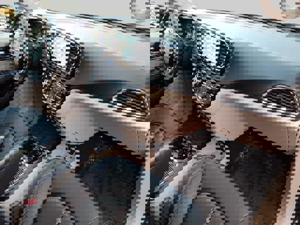 Used 2024 Chrysler Pacifica Touring-L image 24