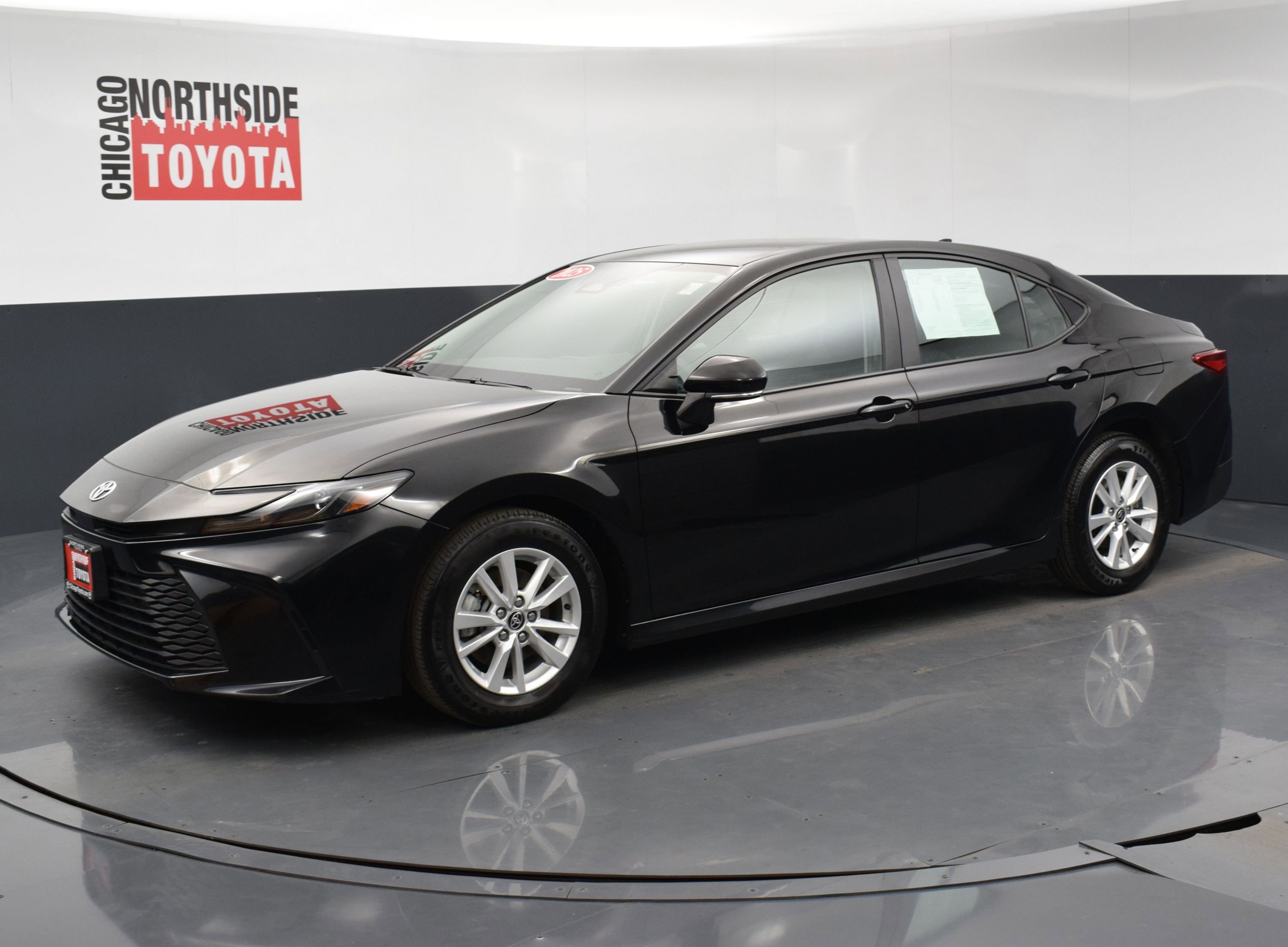 Used 2025 Toyota Camry LE image 8