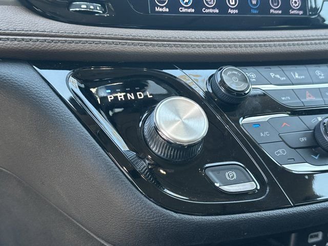 Used 2018 Chrysler Pacifica Limited w/ Advanced Safetytec Group FWD image 35