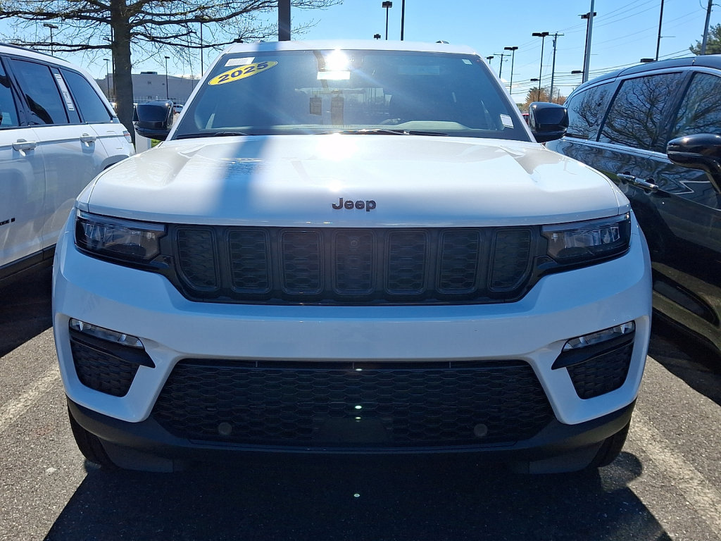 New 2025 Jeep Grand Cherokee Limited w/ Luxury Tech Group II AWD/4WD image 2