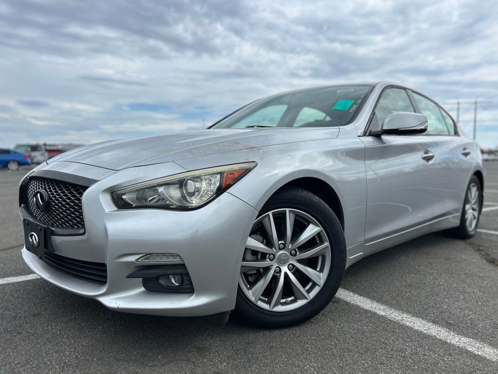Used 2016 INFINITI Q50 Premium w/ 2.0T Premium Plus Package image 2