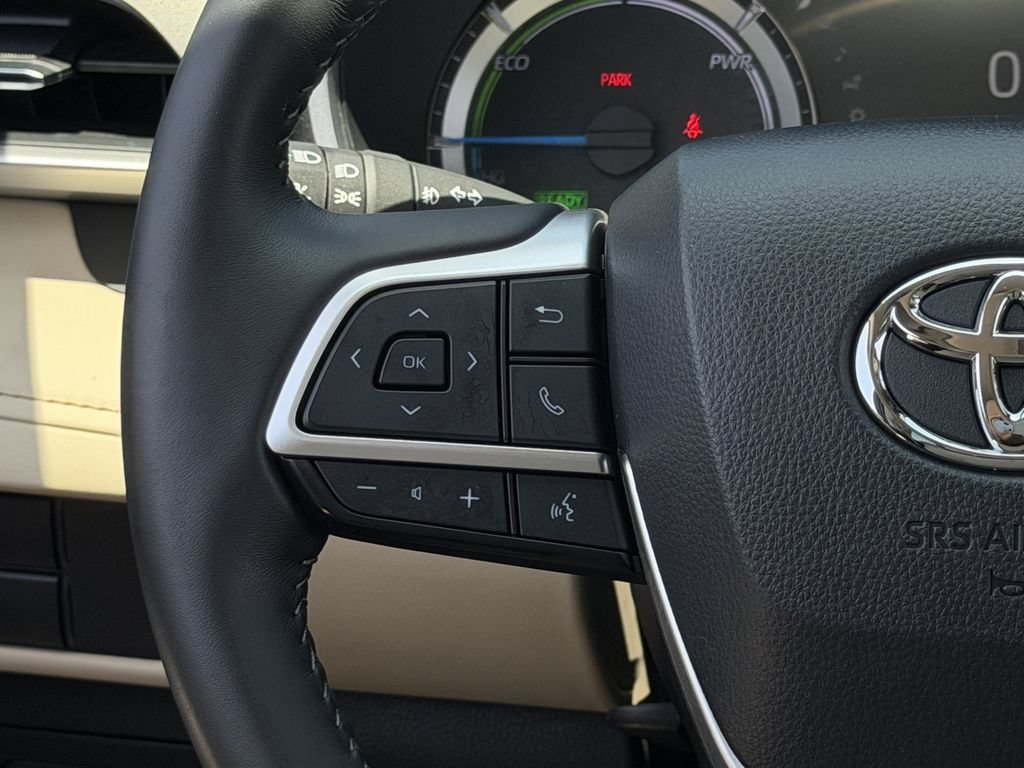Used 2025 Toyota Highlander XLE AWD/4WD image 15