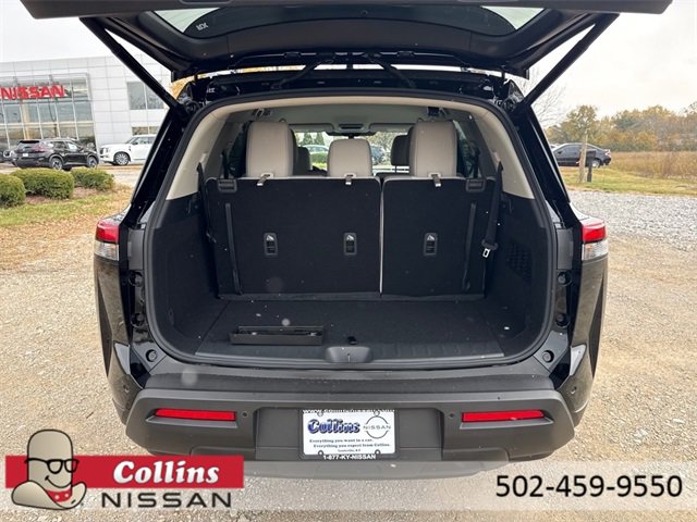 New 2025 Nissan Pathfinder SV image 9