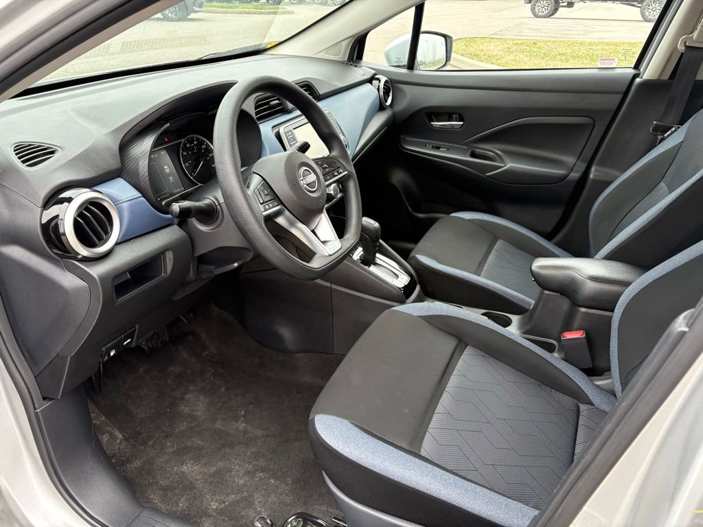 Used 2025 Nissan Versa SV image 7