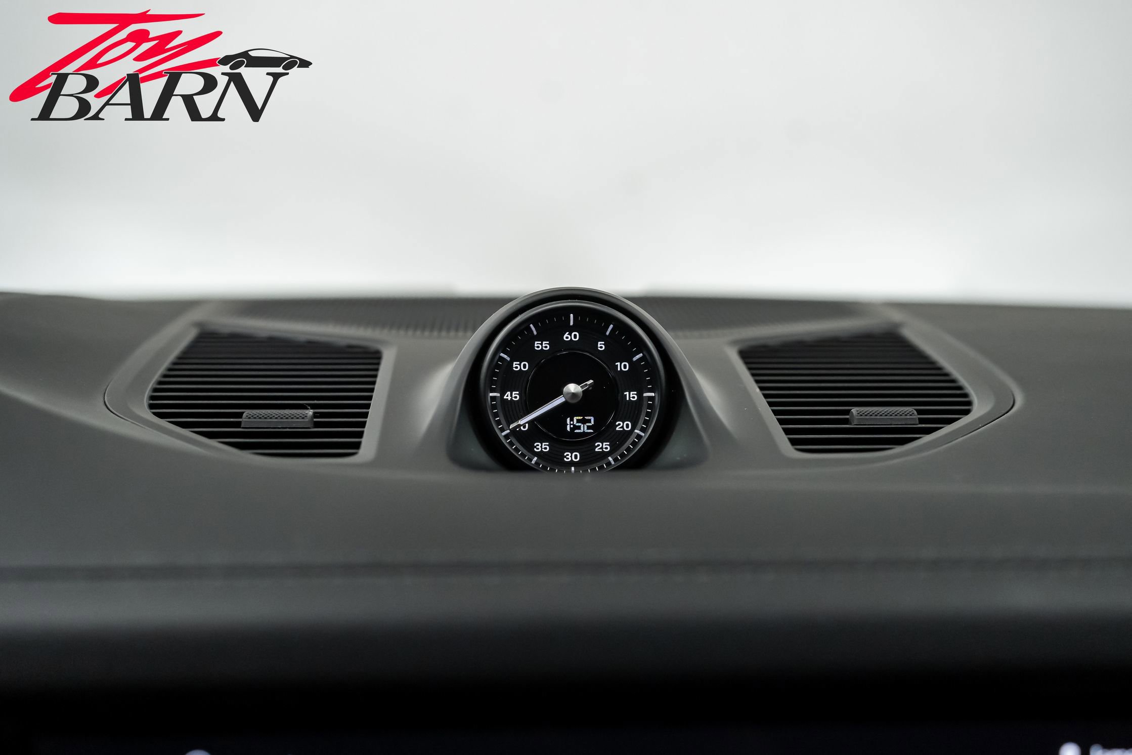 Used 2025 Porsche Cayenne GTS image 41