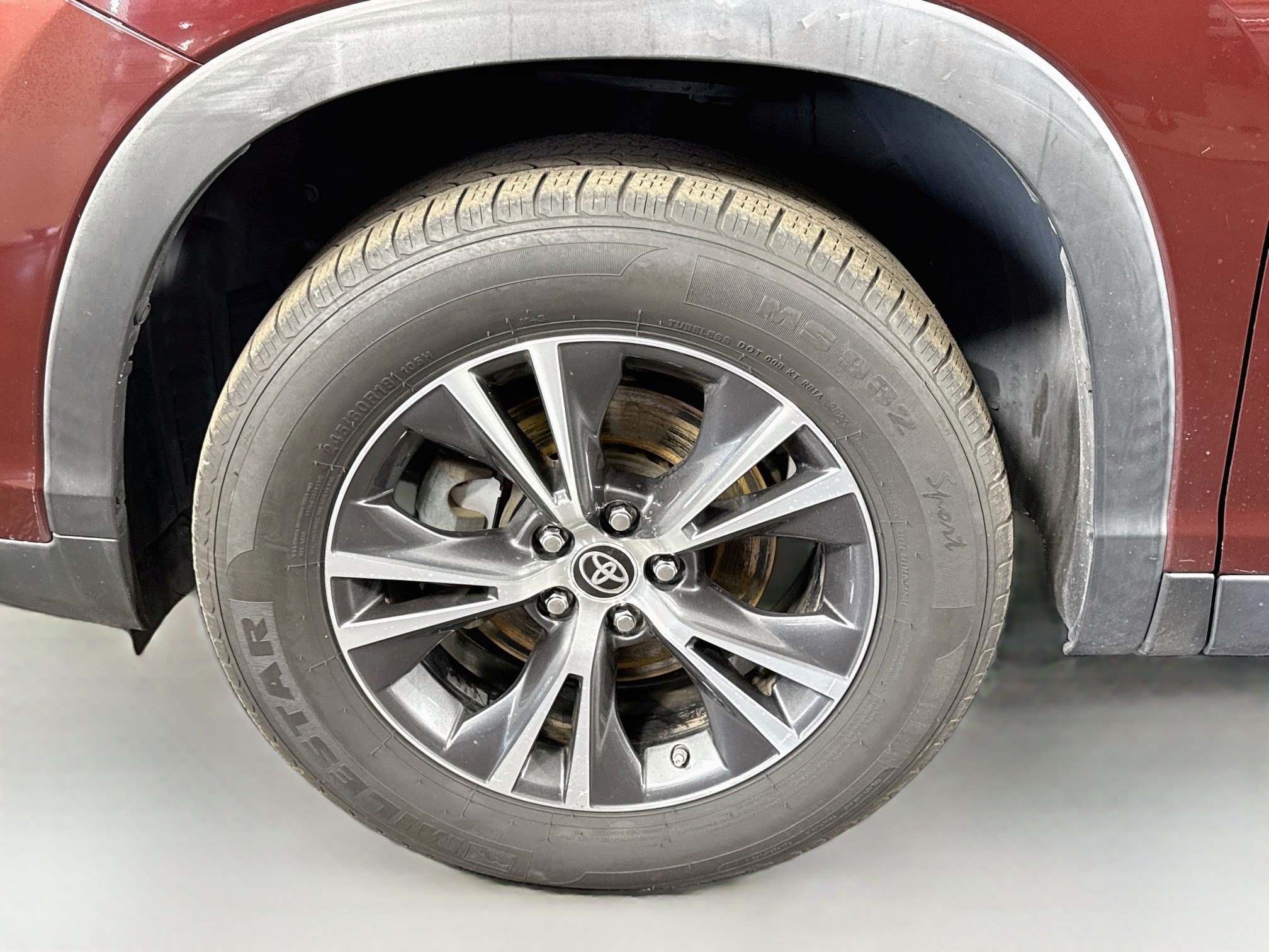Used 2019 Toyota Highlander LE FWD image 37