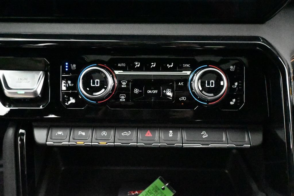 New 2026 GMC Sierra 1500 AT4 w/ AT4 Premium Package AWD/4WD image 13