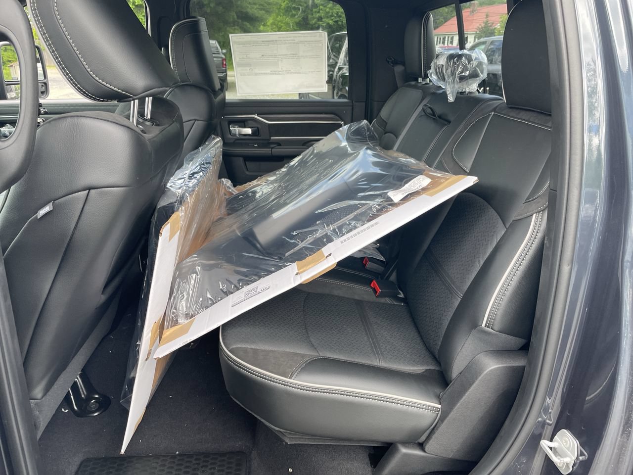New 2026 RAM 3500 Laramie AWD/4WD image 23