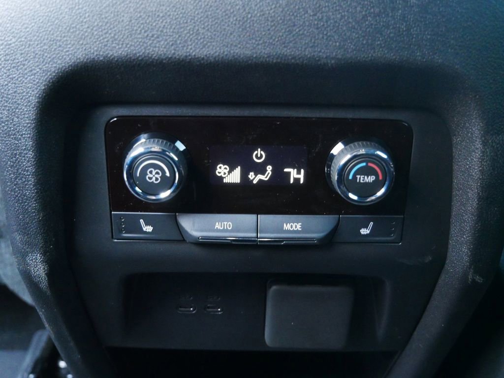 New 2026 Chevrolet Traverse High Country w/ LPO, Floor Liner Package AWD/4WD image 21