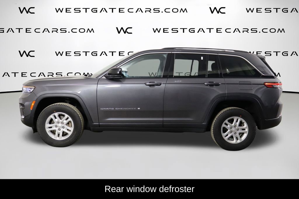 Used 2023 Jeep Grand Cherokee Laredo image 5