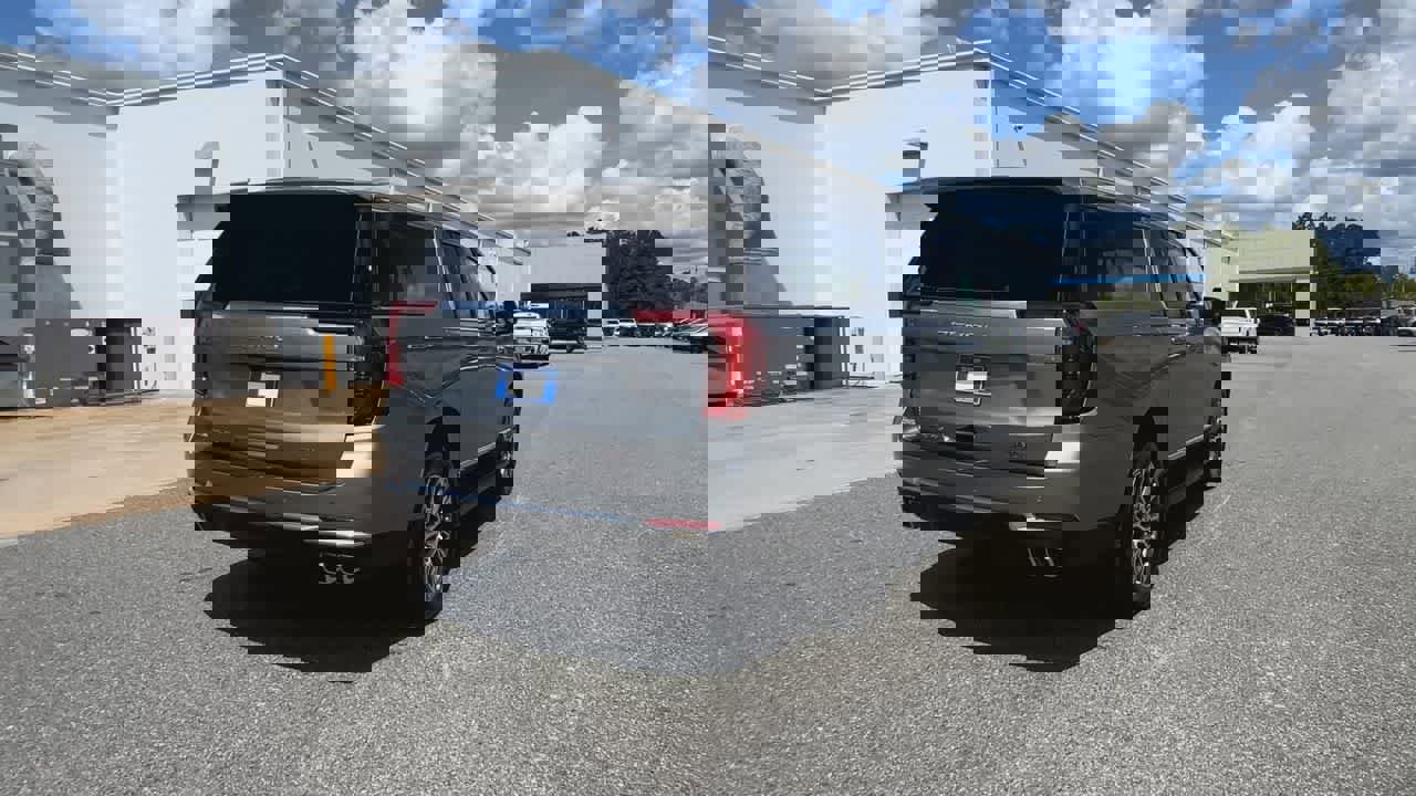 New 2026 GMC Yukon XL Denali image 8