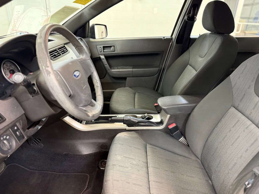 Used 2009 Ford Focus SE FWD image 8