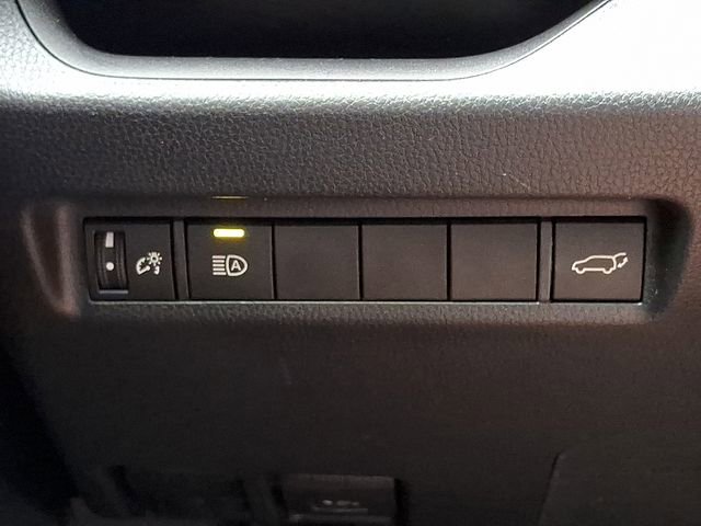 Used 2022 Toyota RAV4 XLE w/ Convenience Package AWD/4WD image 25