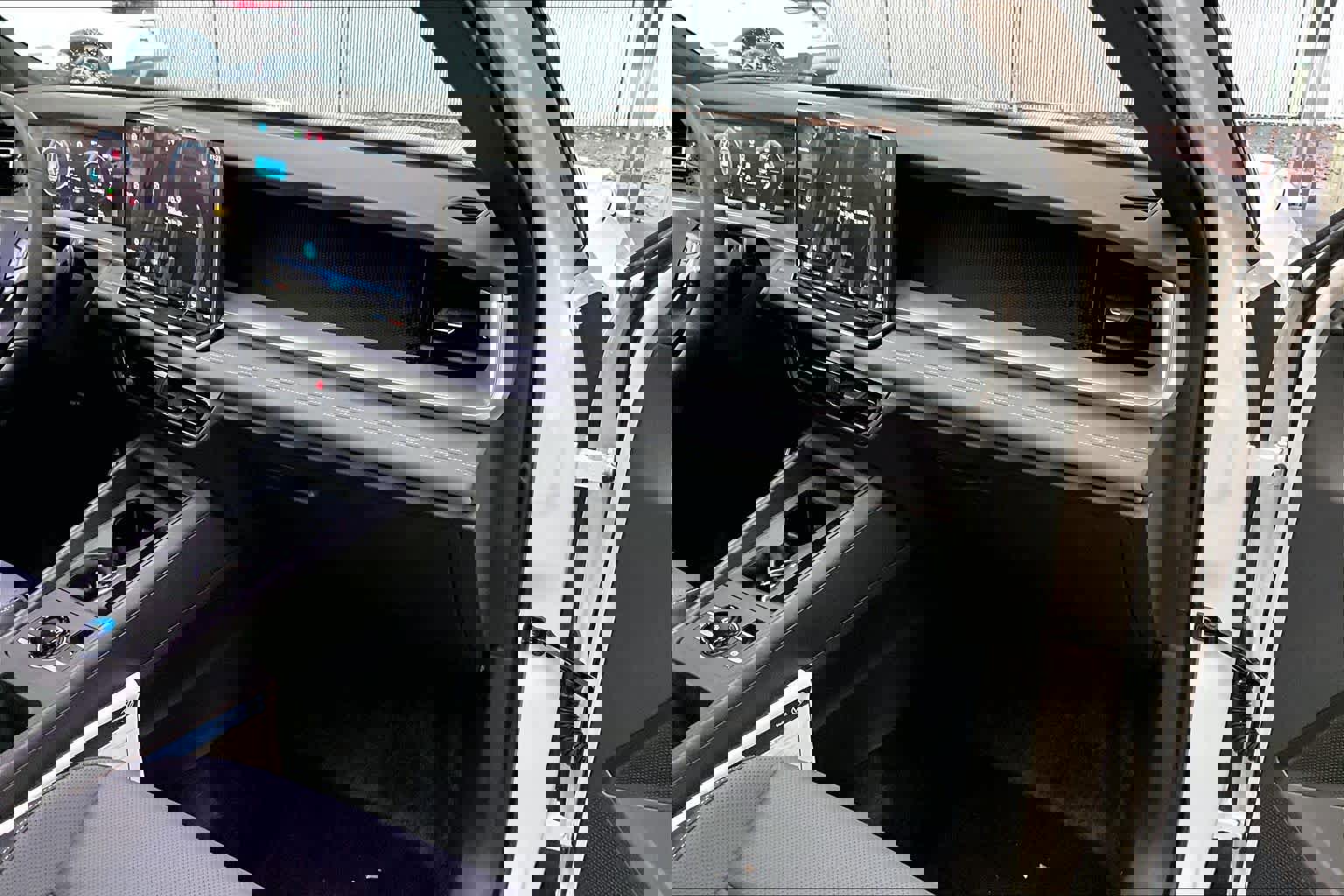 New 2026 Volkswagen Tiguan SE R-Line image 27