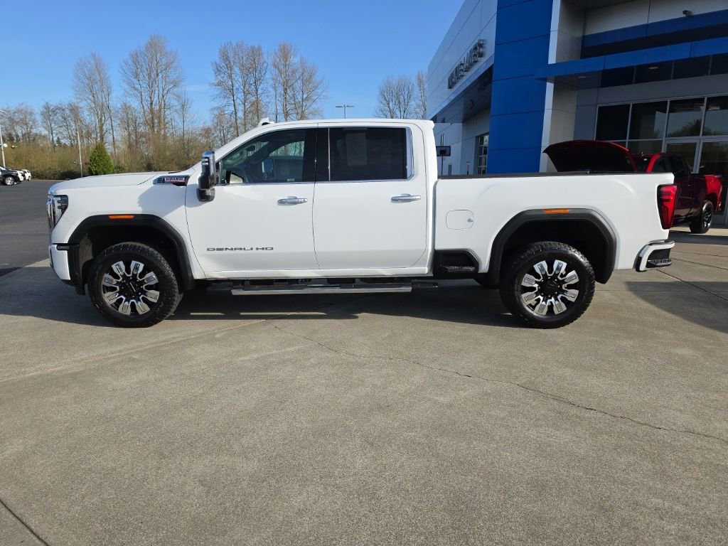 Used 2025 GMC Sierra 3500 Denali w/ Denali Reserve Package AWD/4WD image 2