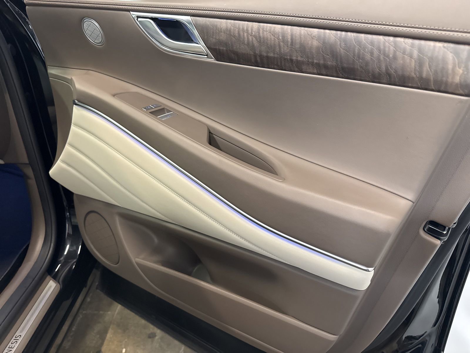 Used 2024 Genesis GV80 3.5T image 30