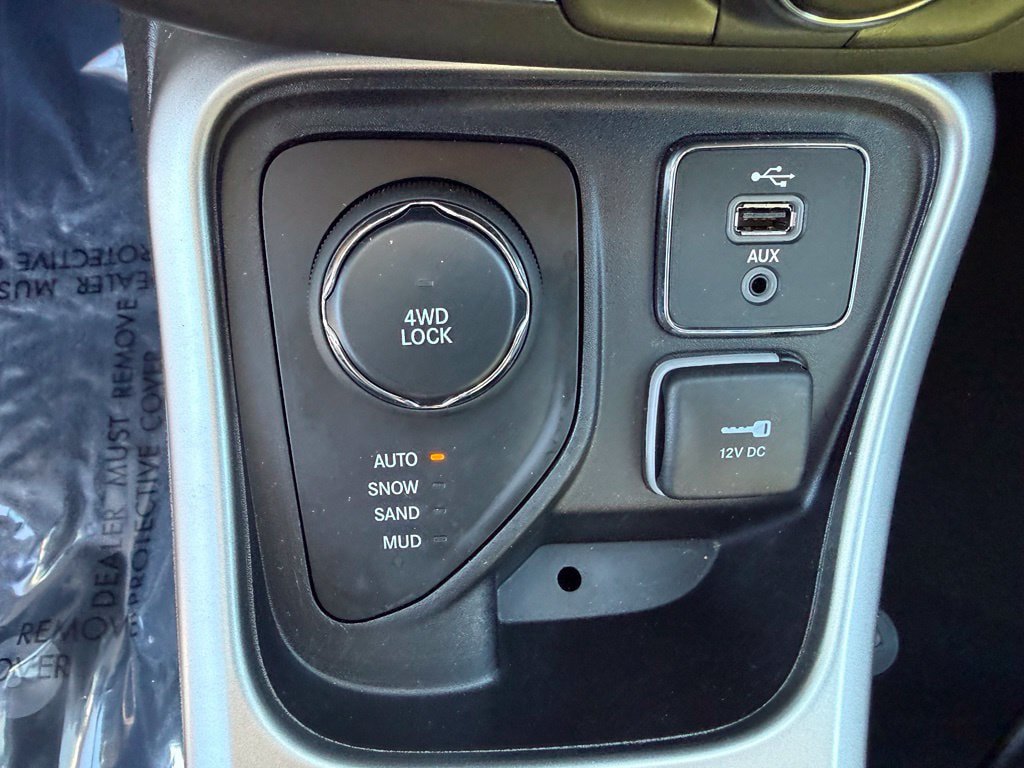 Used 2019 Jeep Compass Latitude w/ Popular Equipment Group AWD/4WD image 32