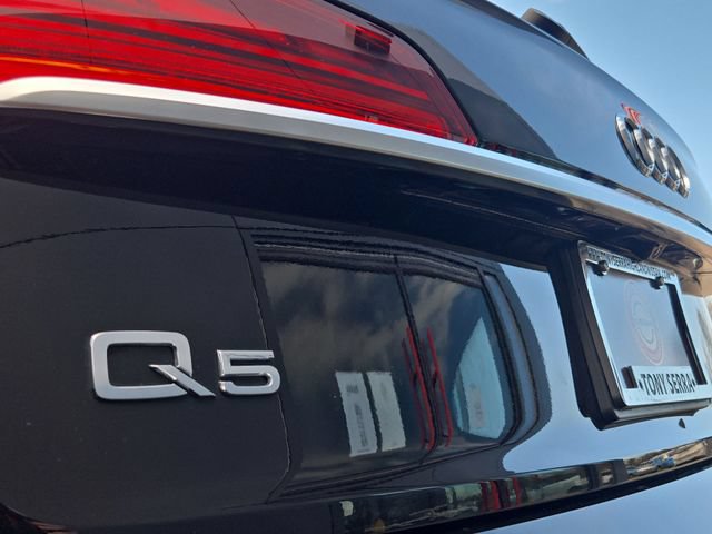 Used 2023 Audi Q5 2.0T Premium w/ Convenience Package AWD/4WD image 27