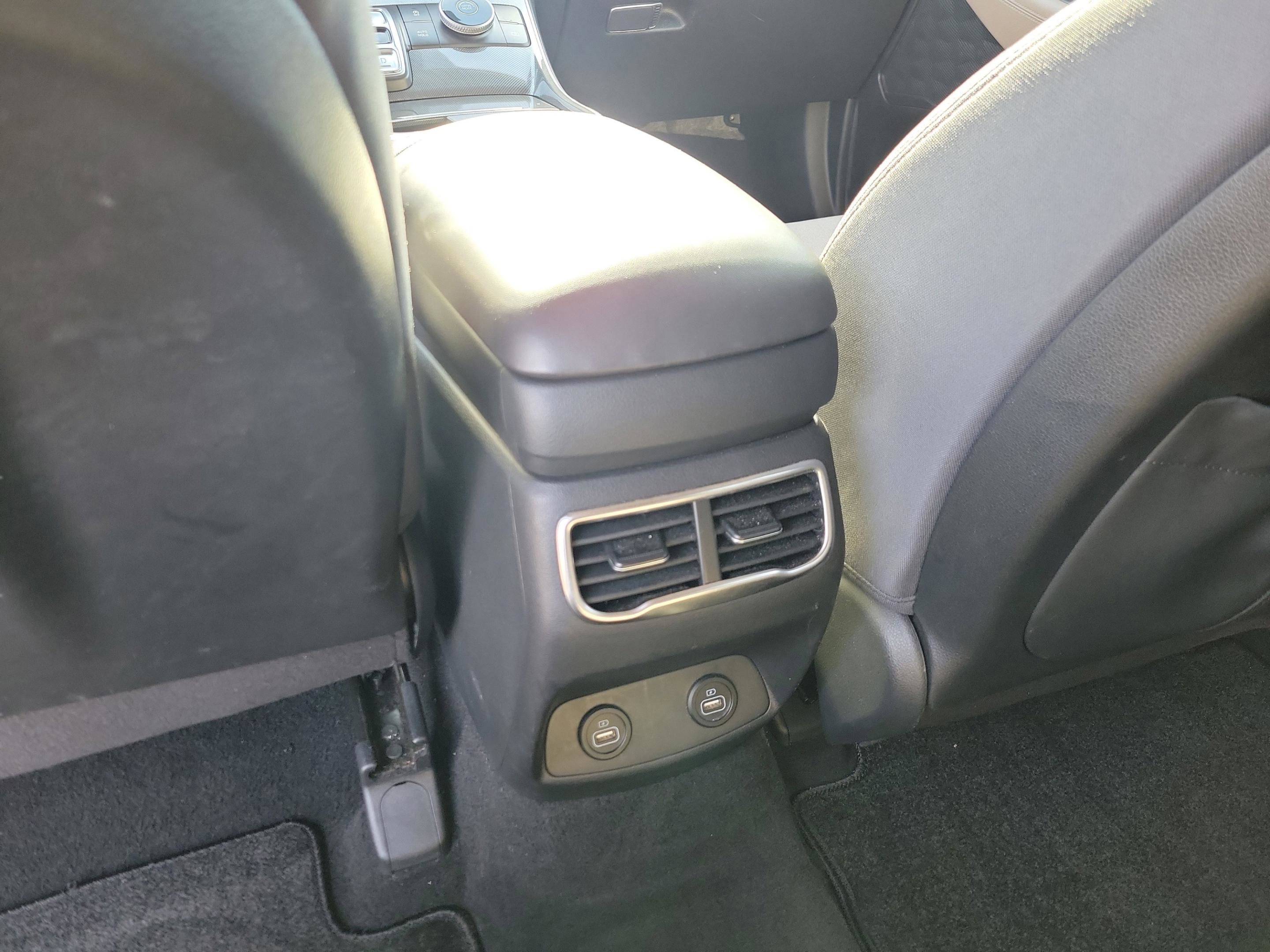 Certified 2023 Hyundai Santa Fe SE image 10