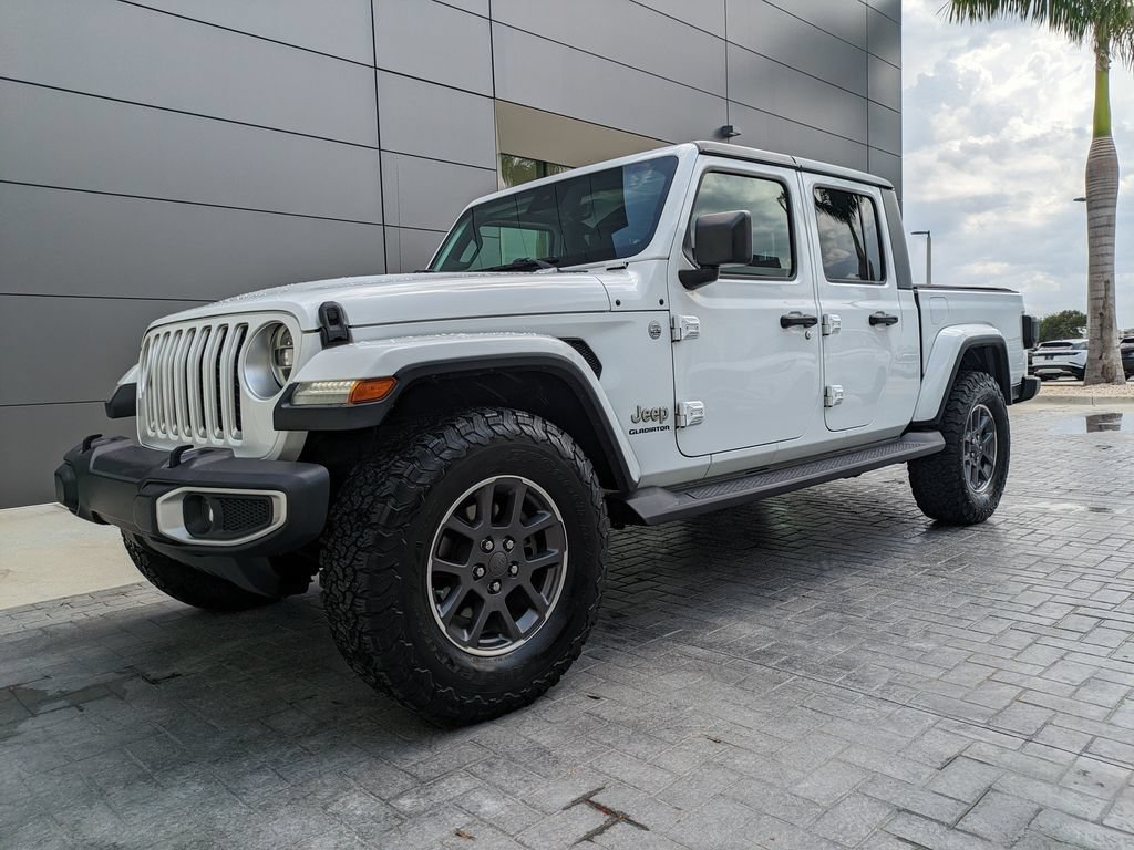 Used 2020 Jeep Gladiator Overland AWD/4WD image 2