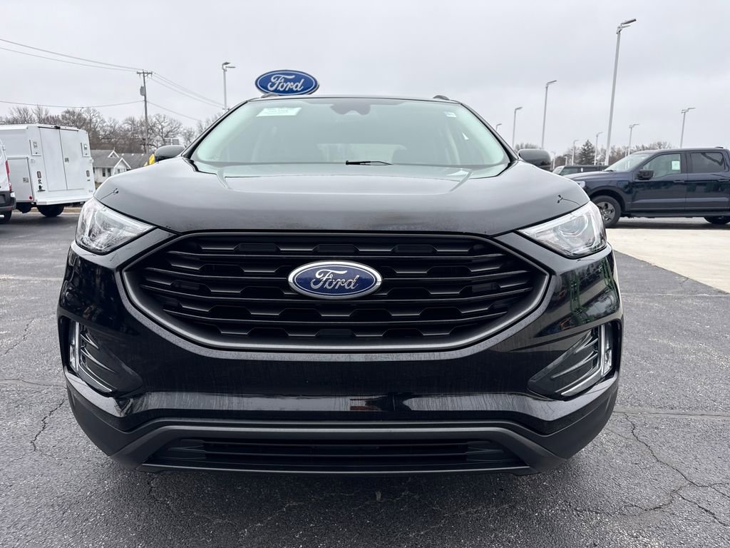 Used 2024 Ford Edge SEL w/ Sport Appearance Package image 3