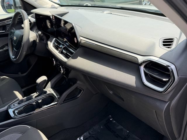 Used 2025 Chevrolet TrailBlazer LT FWD image 19