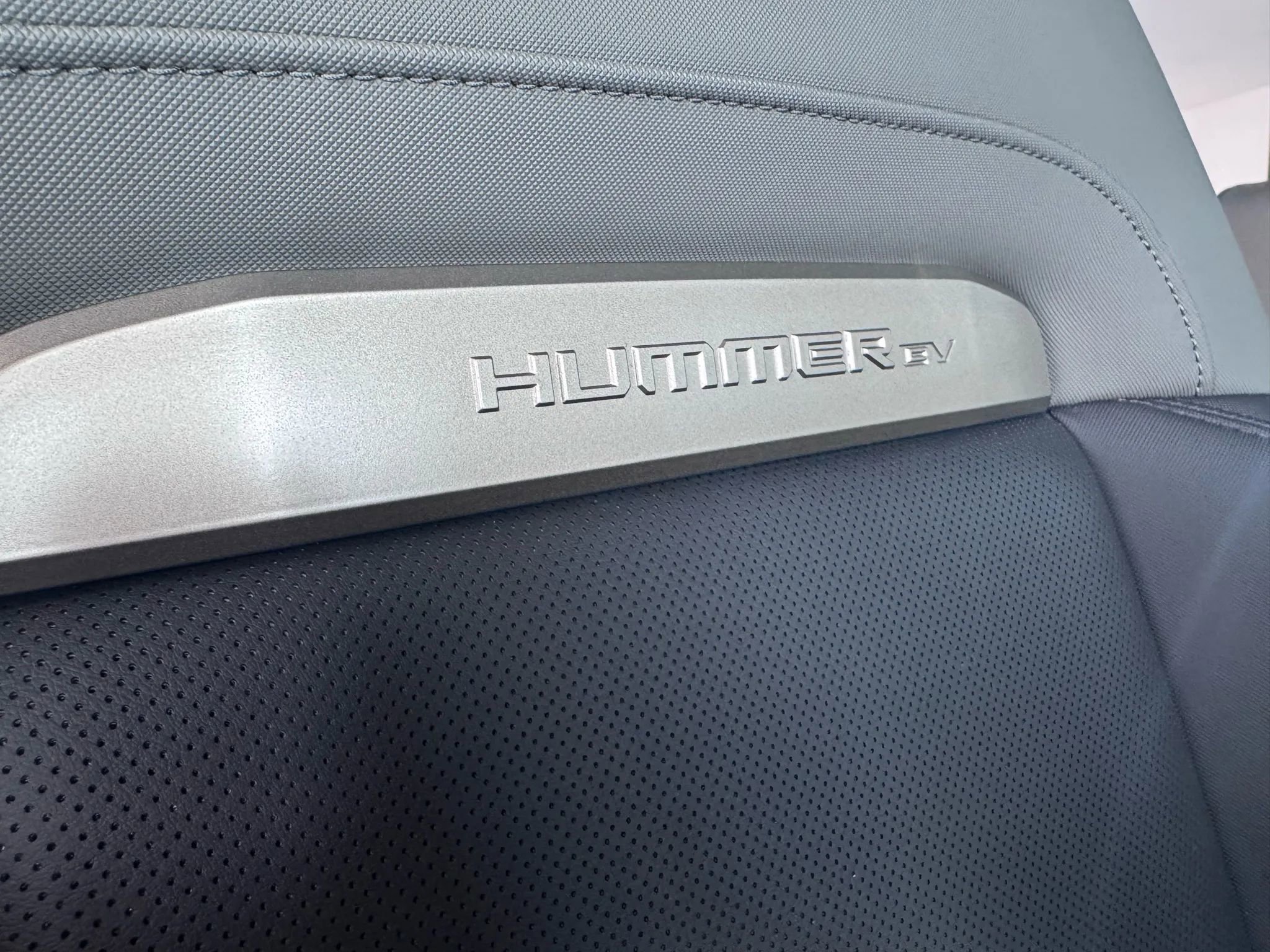 Used 2024 GMC Hummer EV 2X w/ LPO, Illumination Package image 14