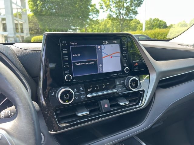 Used 2021 Toyota Highlander XLE FWD image 23