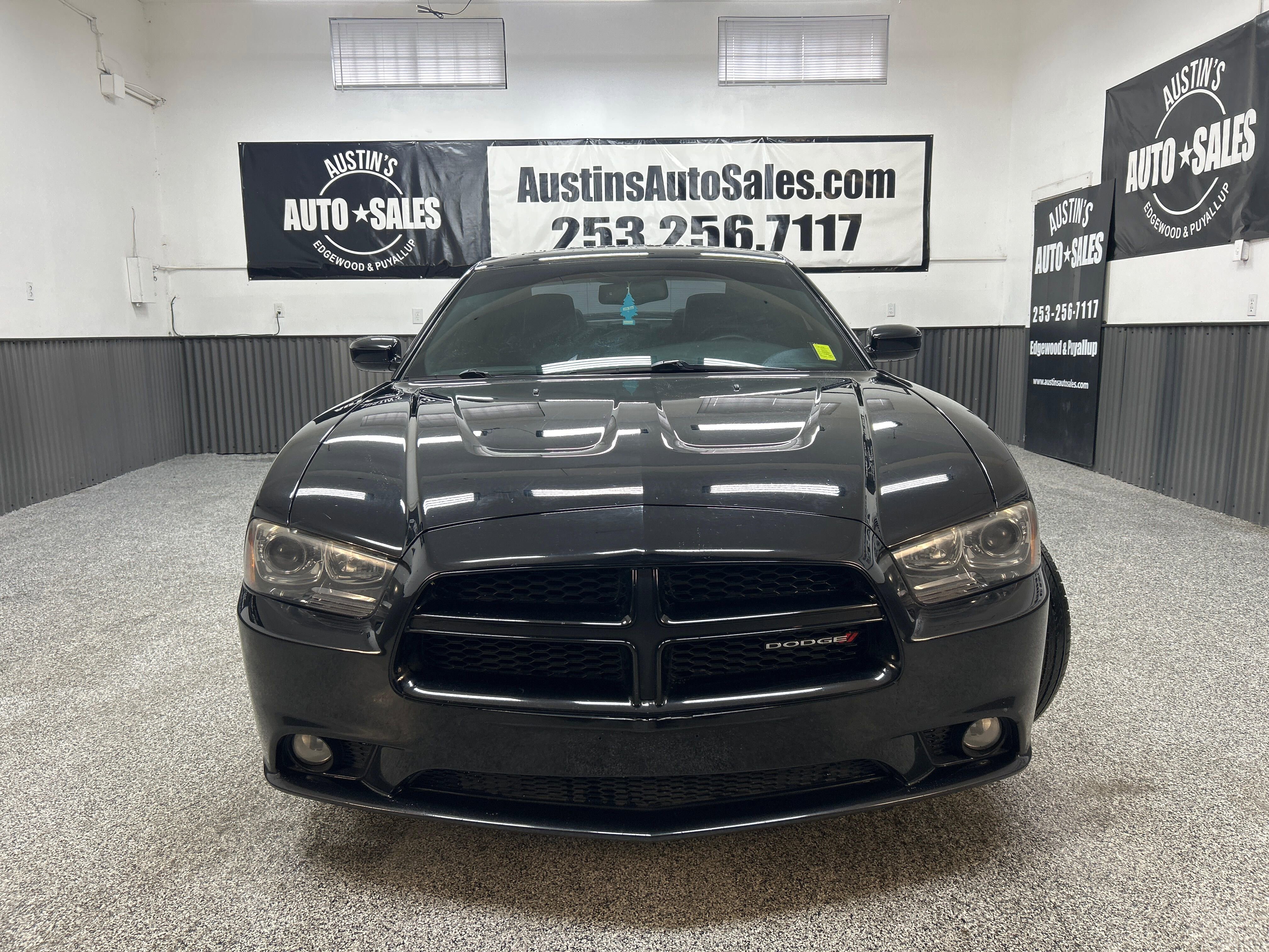Used 2014 Dodge Charger R/T w/ Blacktop Package image 2