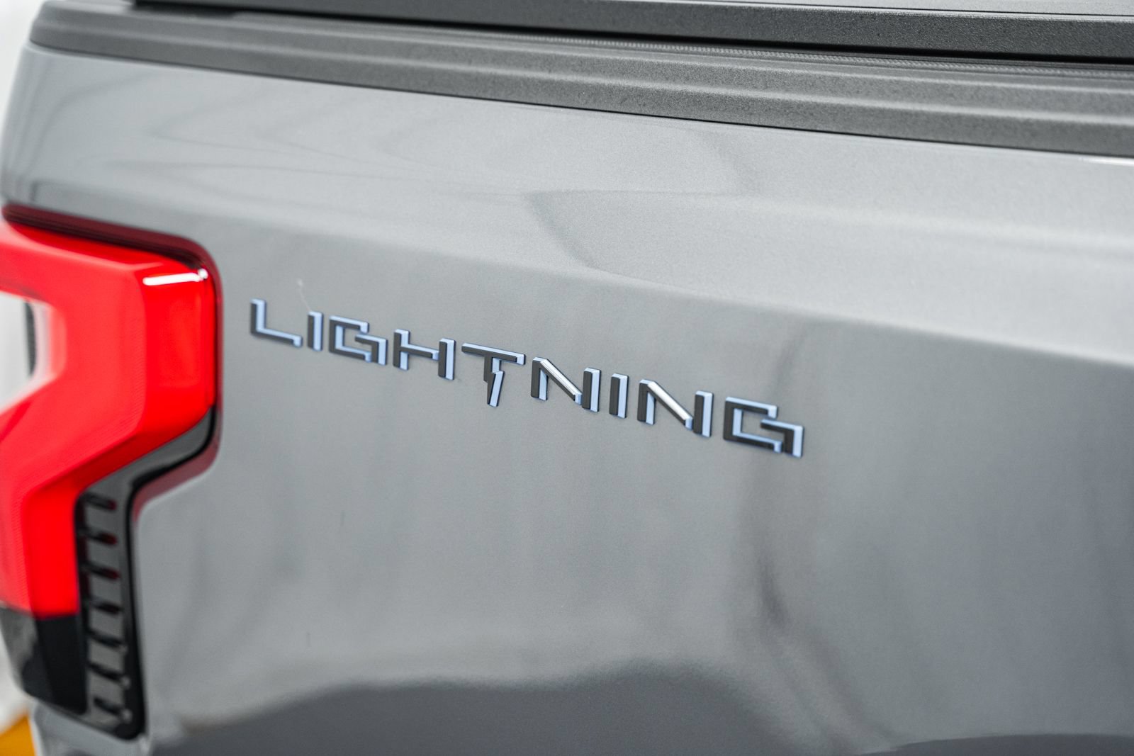 Used 2023 Ford F150 Lightning Lariat w/ Equipment Group 511A High AWD/4WD image 27