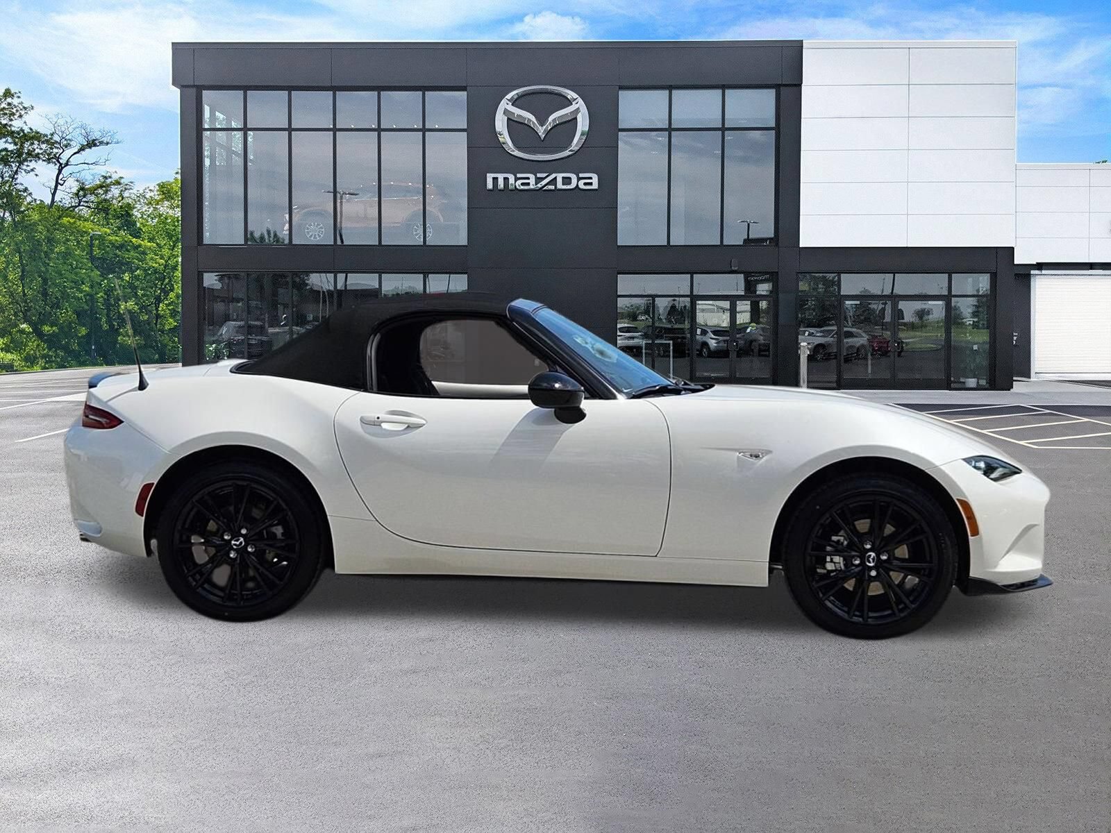 New 2026 MAZDA MX-5 Miata Club w/ Interior Package RWD image 5