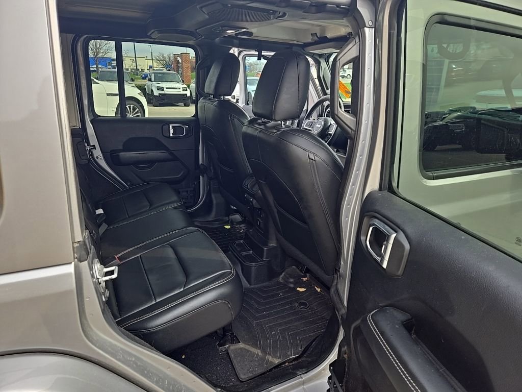 Used 2018 Jeep Wrangler Unlimited Sahara image 19