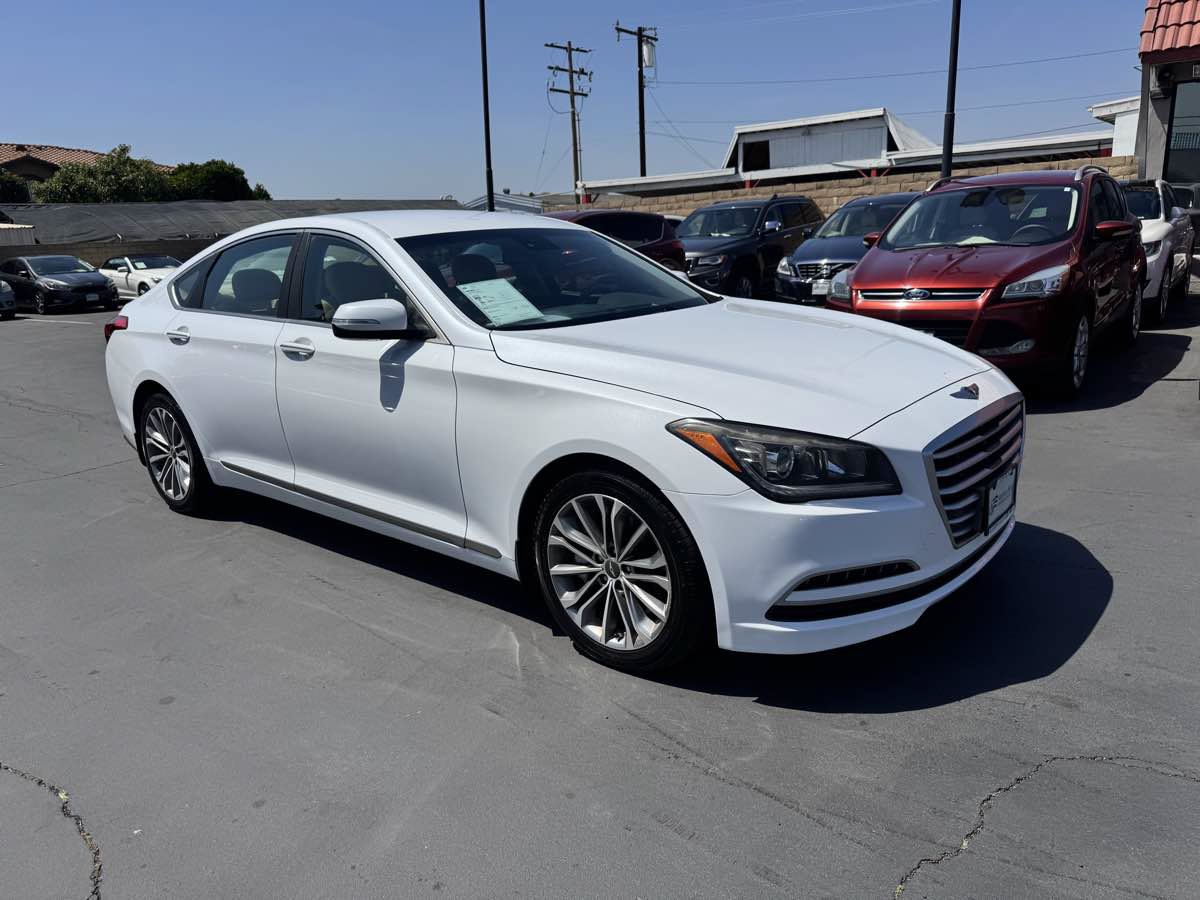 Used 2015 Hyundai Genesis 3.8 RWD image 8