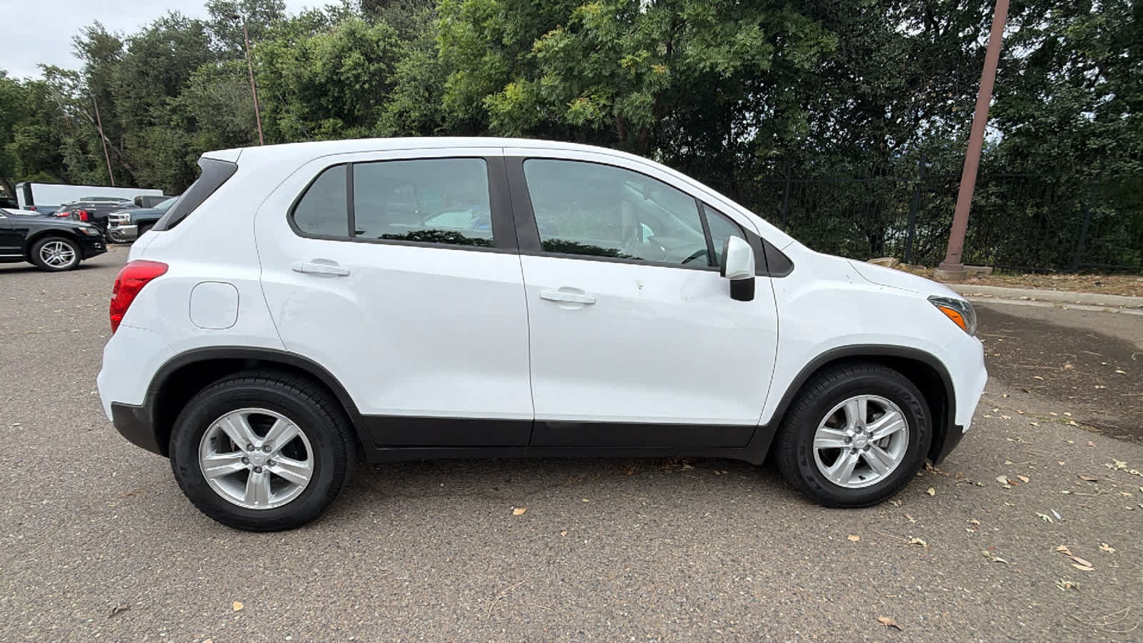 Used 2020 Chevrolet Trax LS FWD image 4
