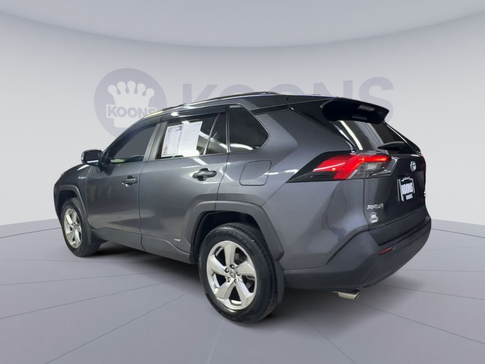 Used 2021 Toyota RAV4 XLE Premium AWD/4WD image 8