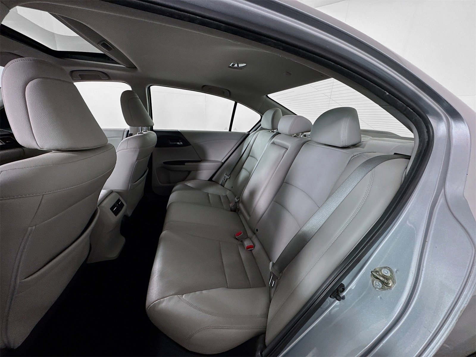 Used 2017 Honda Accord EX-L image 19