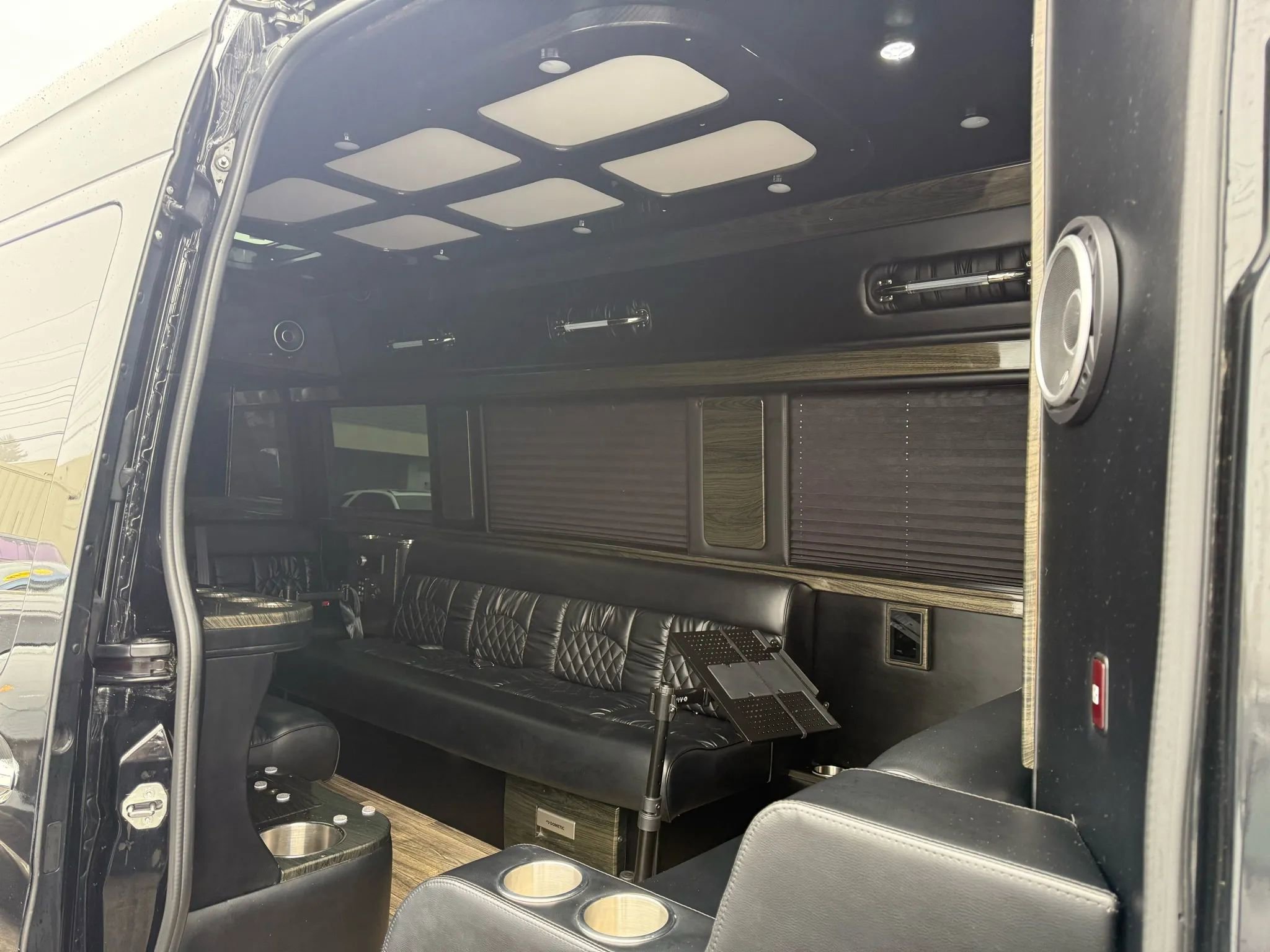 Used 2021 Mercedes-Benz Sprinter 3500 w/ Comfort Plus Package image 43