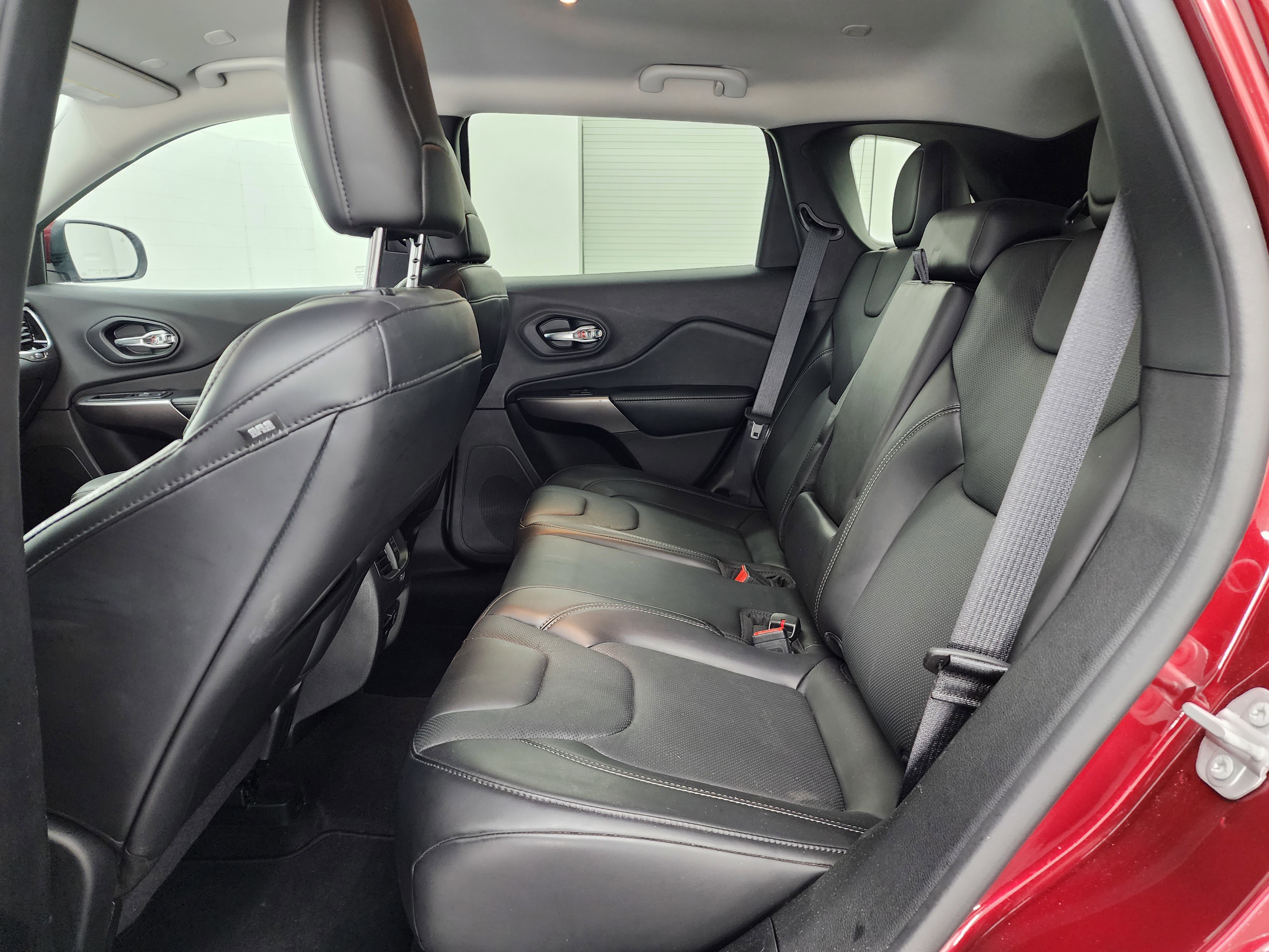 Used 2020 Jeep Cherokee Limited image 9