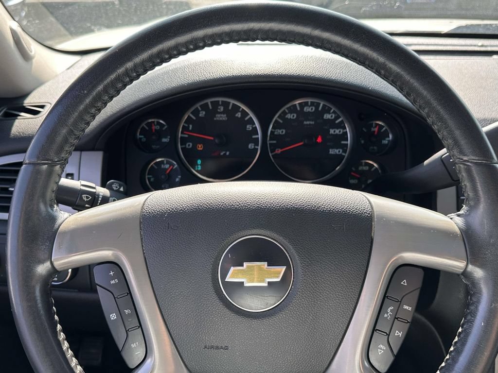 Used 2010 Chevrolet Avalanche LT w/ Luxury Package AWD/4WD image 24