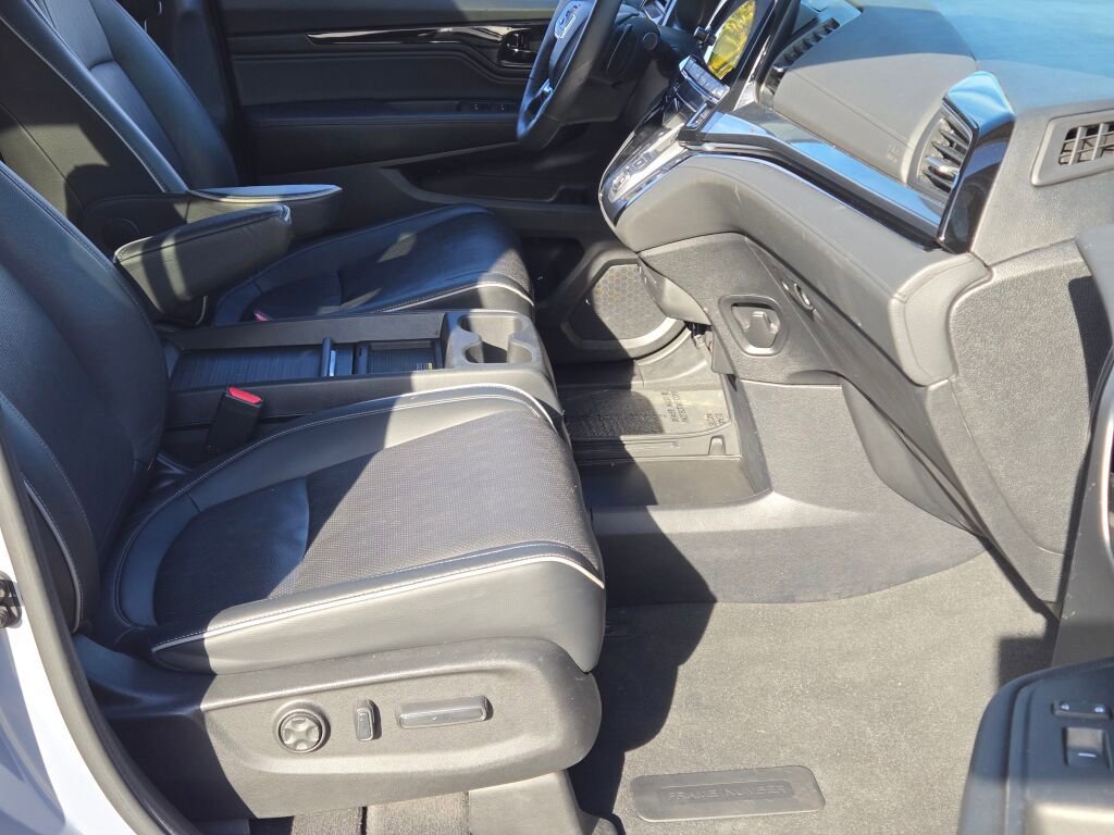 Used 2024 Honda Odyssey Elite image 4