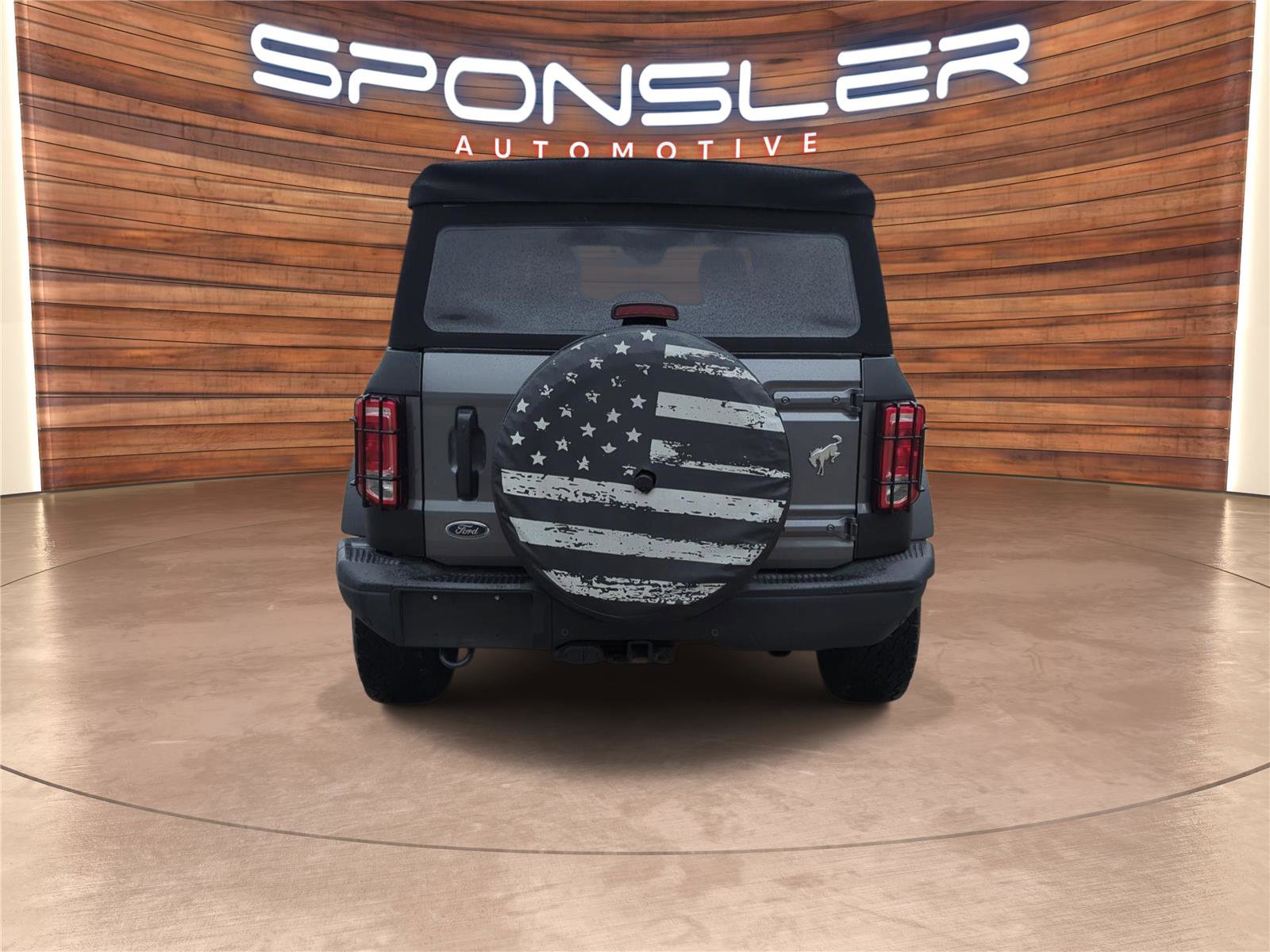 Used 2022 Ford Bronco Black Diamond image 6