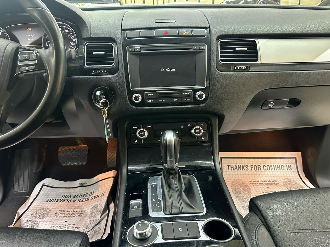 Used 2015 Volkswagen Touareg Sport AWD/4WD image 23