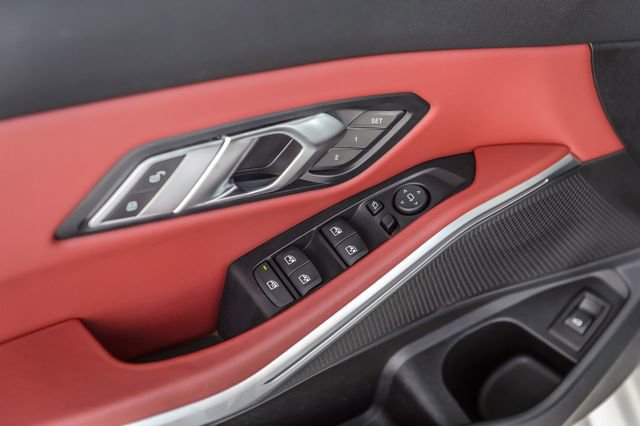 Used 2022 BMW M340i xDrive M340i xDRIVE - WHITE ON RED - w/ Driving Assistance Package image 19