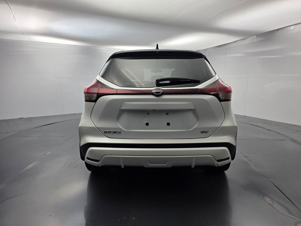 Used 2022 Nissan Kicks SV FWD image 5