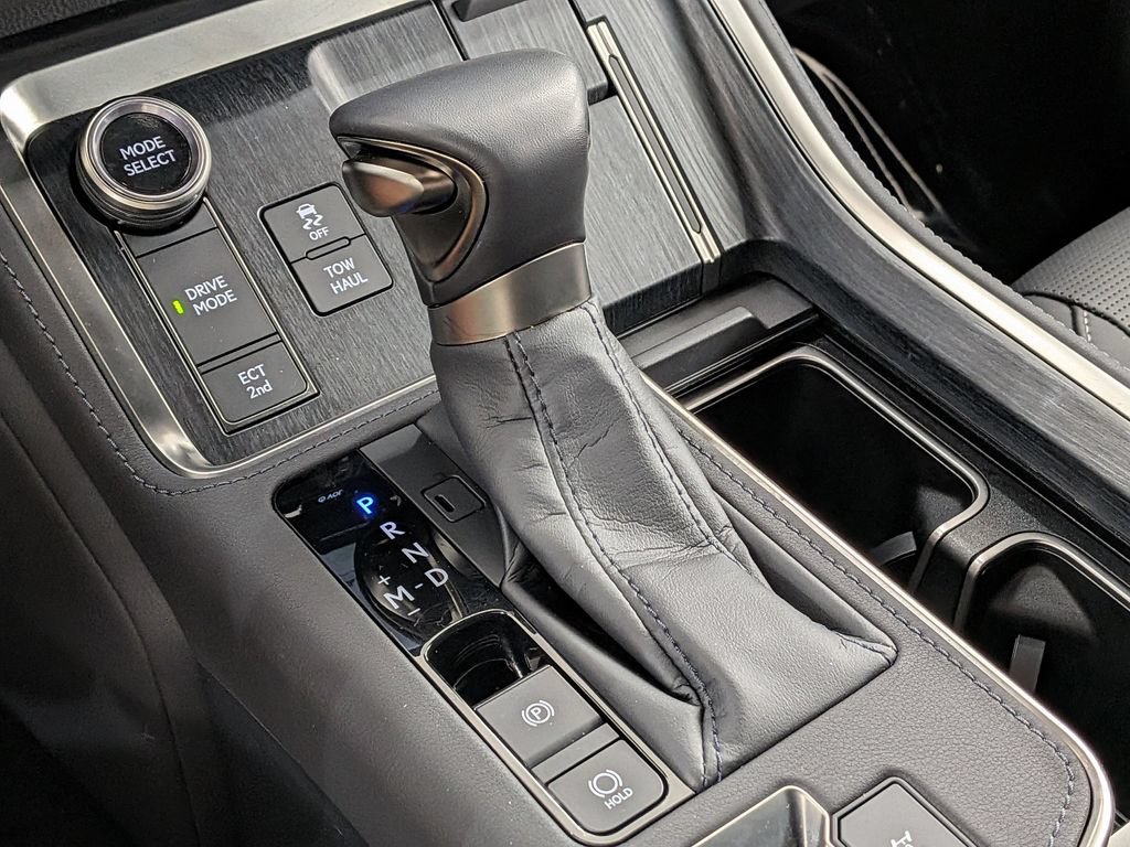 Used 2025 Lexus GX 550 w/ Accessory Package (2T) AWD/4WD image 27