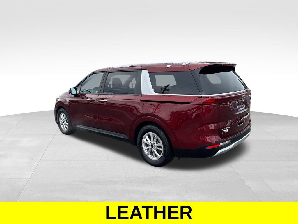 Used 2024 Kia Carnival LX image 4
