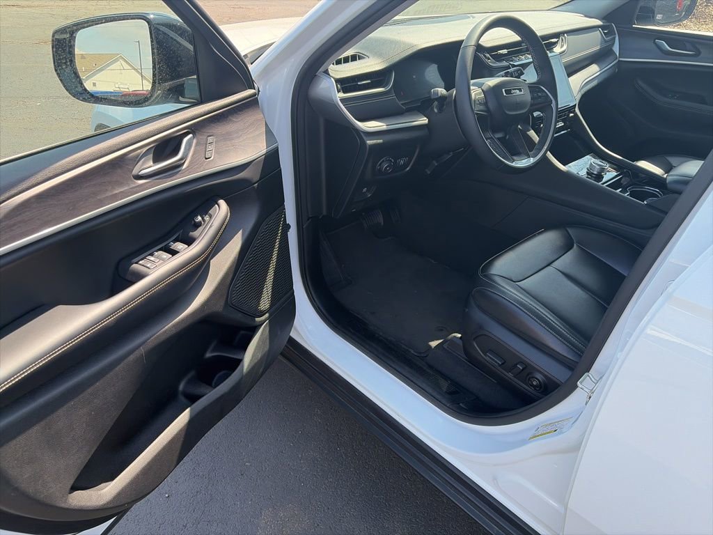 Certified 2023 Jeep Grand Cherokee L Limited AWD/4WD image 19