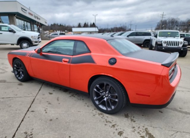 Used 2023 Dodge Challenger R/T w/ T/A Package image 5