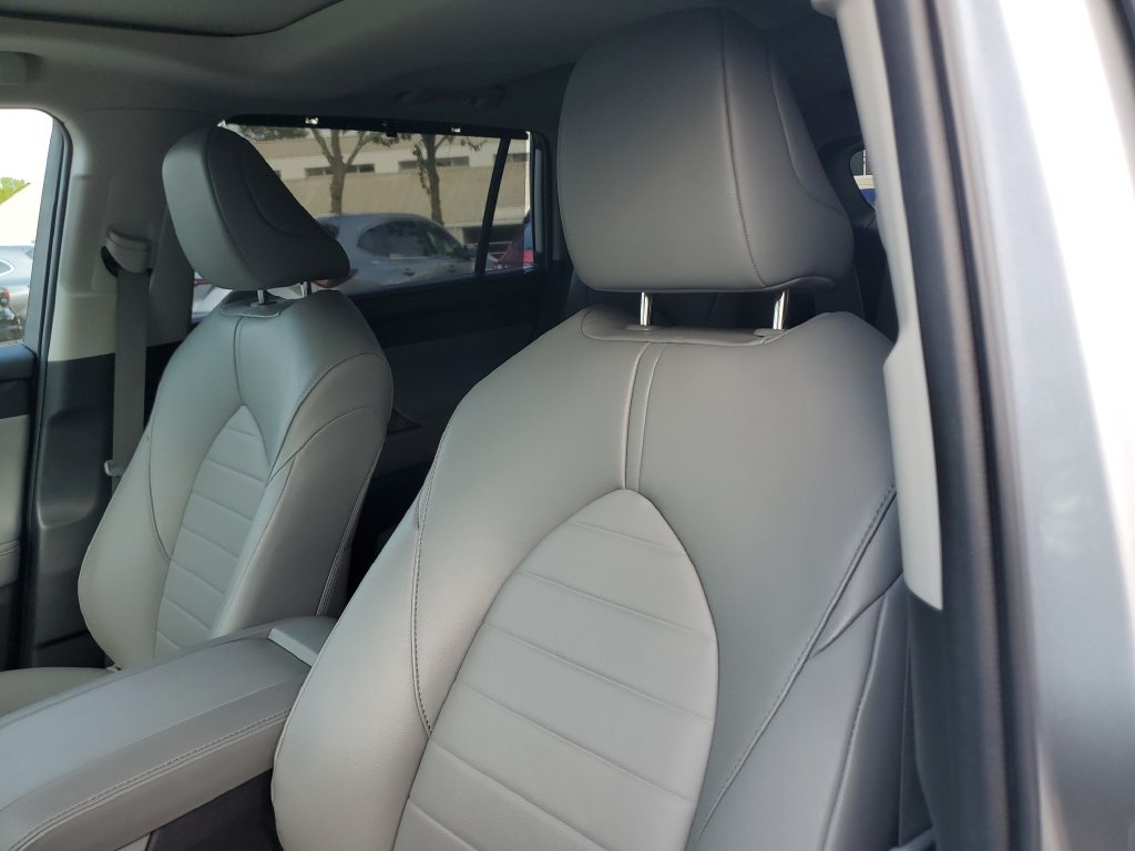 Used 2023 Toyota Highlander XLE FWD image 17